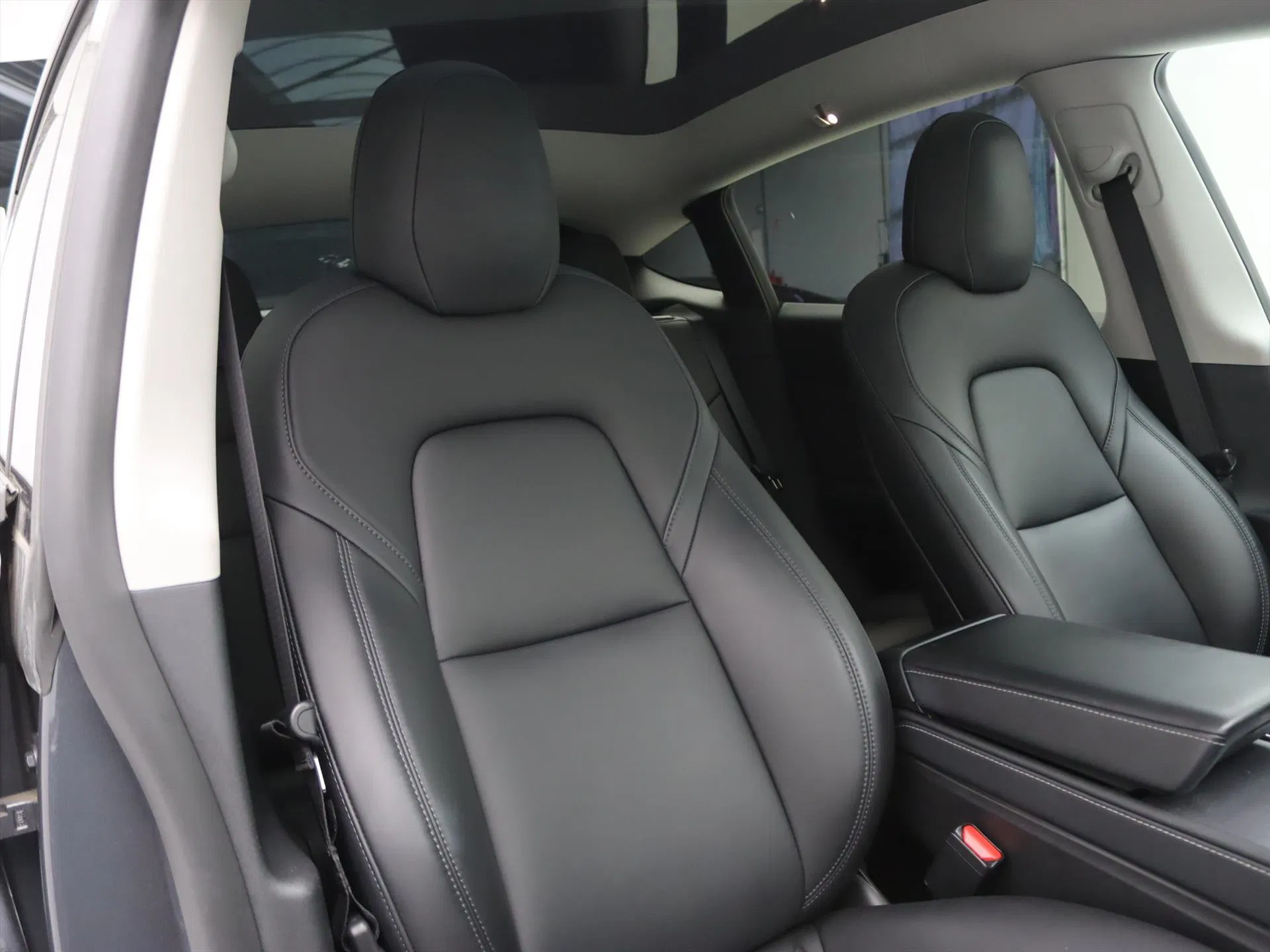Tesla Model Y LR AWD 351hp 91,1%- IVA dedutivel - Image 2